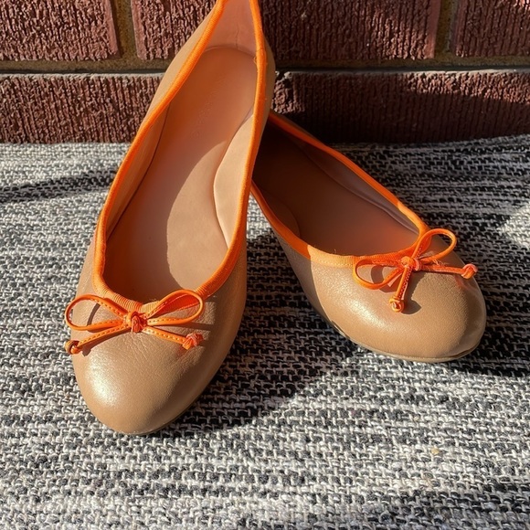 Banana Republic tan and orange leather upper flats size 9M - Picture 4 of 7